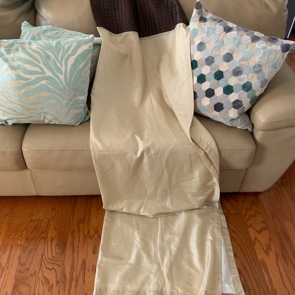 Beautiful color block curtains - Picture 5 of 5